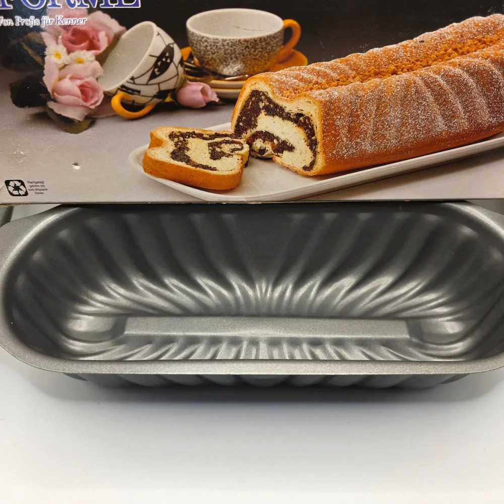 Kaiser La Forme Braided Loaf Pan 33cm Zopfform Non-Stick Made in Germany 7 Cup
